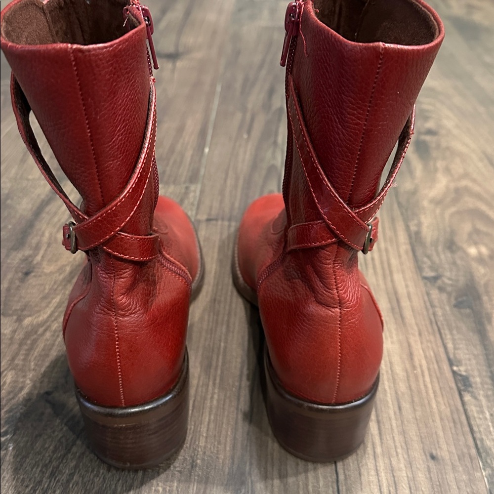 Clark’s Red Boots Women Size 7 - Picture 5 of 8